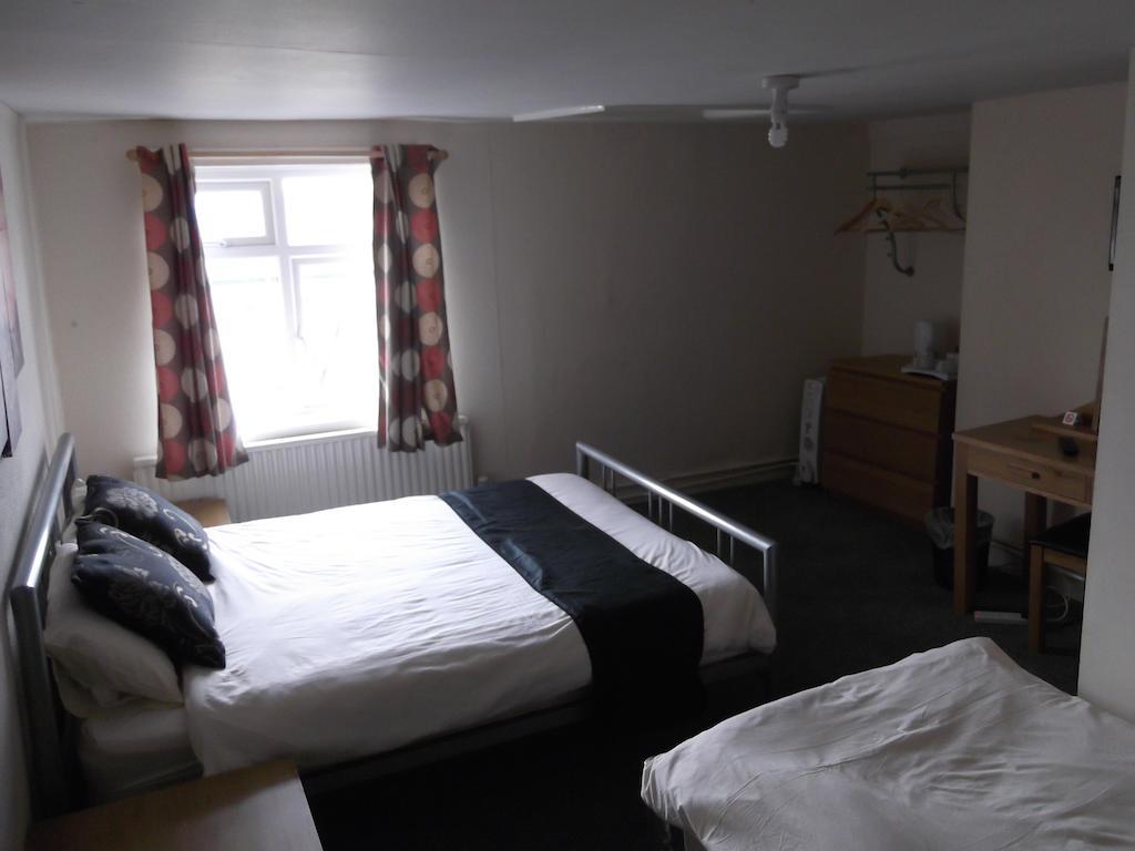 The Plough Bicester Room photo
